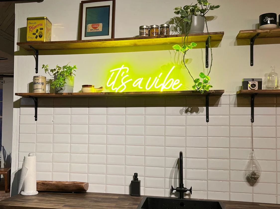 It's A Vibe' LED Neon Sign - Image 2
