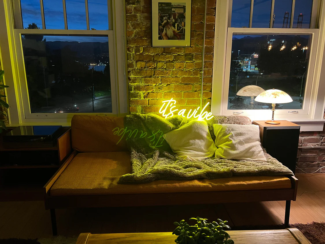 It's A Vibe' LED Neon Sign - Image 3