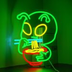 Cute Ramen Alien Neon Sign – Colorful USB-Powered LED Wall Light for Restaurant, Dining Room, or Japanese Noodle Shop Decor | Green Neon Light-Up Sign with Fun Alien Design